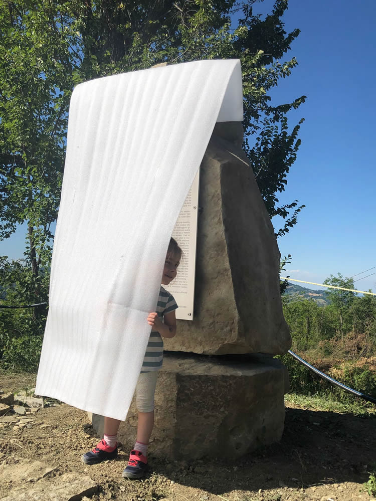Stele a Parco casa Giorgi